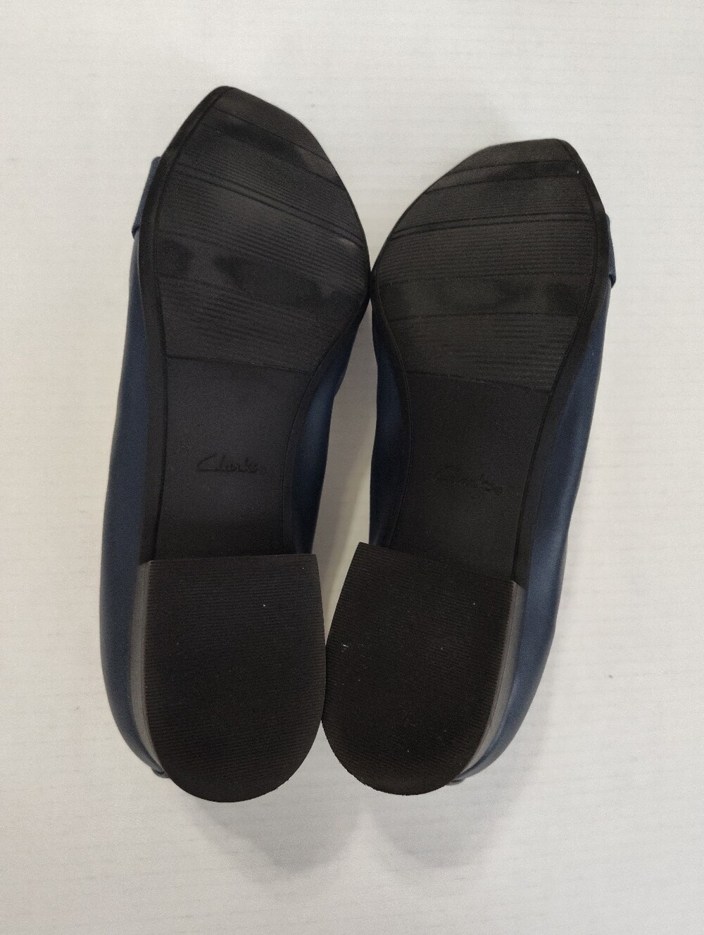 Clarks Tilmont Slip on Navy Blue Leather Loafers Size 10 Elastic Sides Shoes - Picture 3 of 6